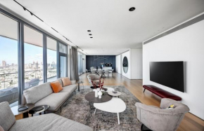 The Blvd Sky Elegant Apartment